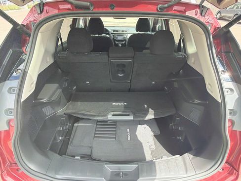 Used 2016 Nissan Rogue SV w/ SV Premium Package AWD/4WD image 30