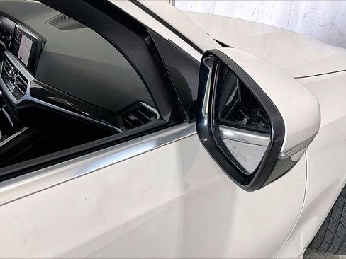 Used 2020 BMW 330i Sedan w/ Convenience Package RWD image 11
