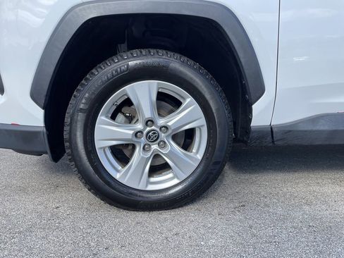 Used 2021 Toyota RAV4 LE image 9