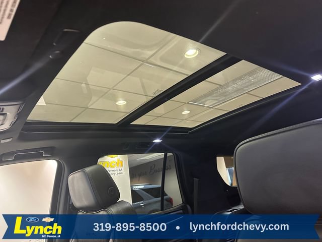 Used 2021 GMC Yukon Denali w/ Denali Premium Package AWD/4WD image 4