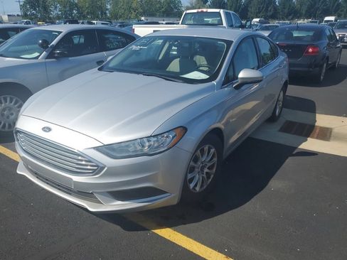 Used 2017 Ford Fusion S FWD image 3