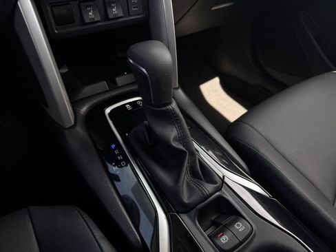 Used 2024 Toyota Corolla Cross XLE w/ Convenience Package image 19