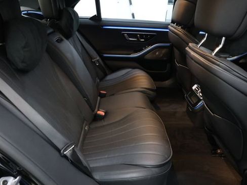 Used 2022 Mercedes-Benz S 580 4MATIC Sedan w/ AMG Line Package image 97