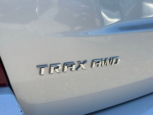 Used 2022 Chevrolet Trax LT w/ LT Convenience Package image 3