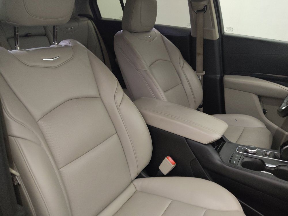 Used 2023 Cadillac XT4 Premium Luxury w/ Technology Package FWD image 21