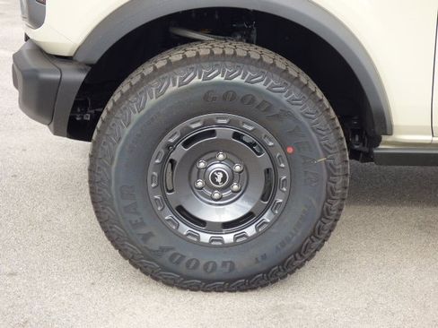 New 2025 Ford Bronco Badlands w/ Sasquatch Package image 9