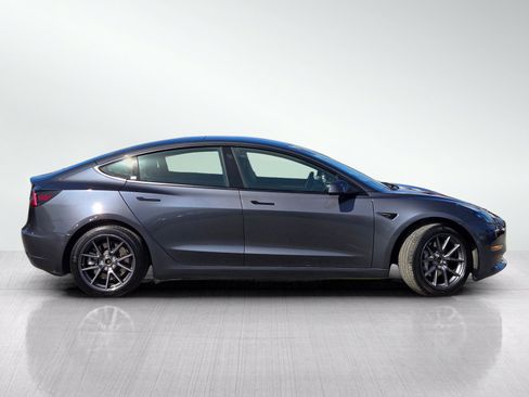 Used 2021 Tesla Model 3 Long Range AWD/4WD image 3