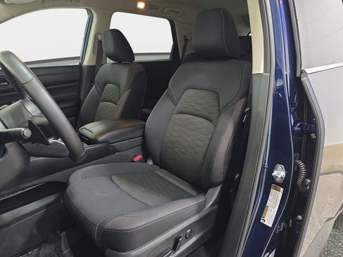 Used 2025 Nissan Pathfinder SV AWD/4WD image 14