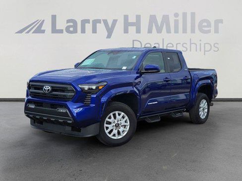 Certified 2025 Toyota Tacoma SR5 image 1