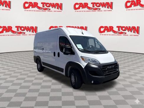 Used 2025 RAM ProMaster 2500 w/ Convenience Group FWD image 2