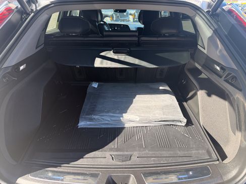 Used 2025 Cadillac Optiq Luxury 2 w/ LPO, Floor Liner Package AWD/4WD image 15