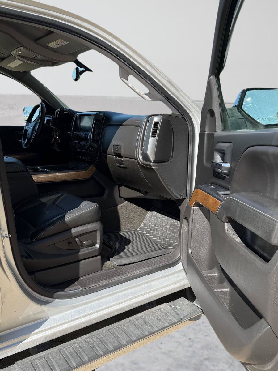 Used 2018 Chevrolet Silverado 1500 LTZ w/ LTZ Plus Package AWD/4WD image 22