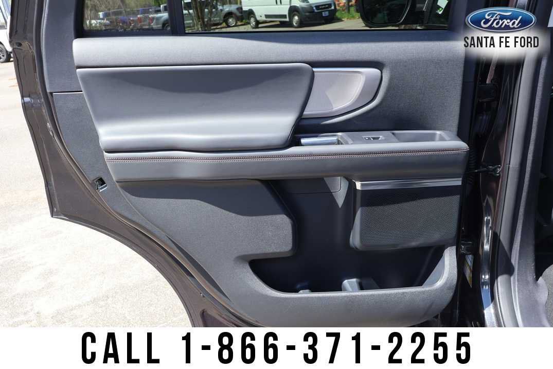 Used 2025 Ford Expedition Active RWD image 18