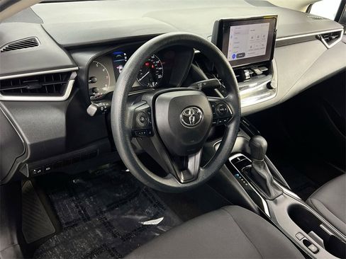 Used 2023 Toyota Corolla LE image 7