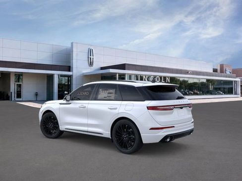 New 2026 Lincoln Corsair Reserve w/ Jet Appearance Package FWD image 5