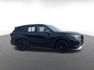 Used 2025 Toyota Highlander XSE AWD/4WD video 2