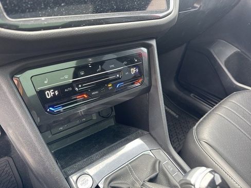 Used 2024 Volkswagen Tiguan SE R-Line image 28