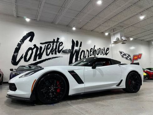 Used 2015 Chevrolet Corvette Z06 w/ 3LZ Preferred Equipment Group RWD image 1