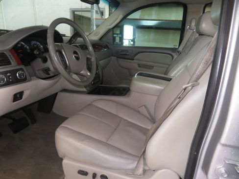 Used 2010 GMC Sierra 2500 SLT w/ SLT Convenience Package AWD/4WD image 19