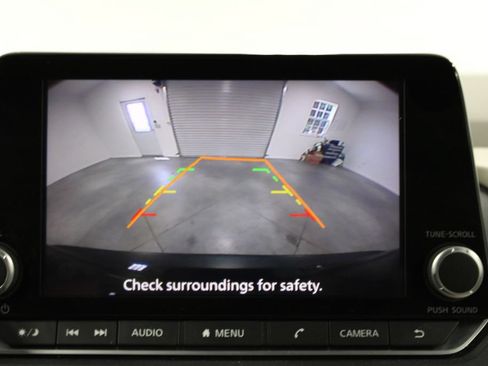 Used 2023 Nissan Rogue SV FWD image 32