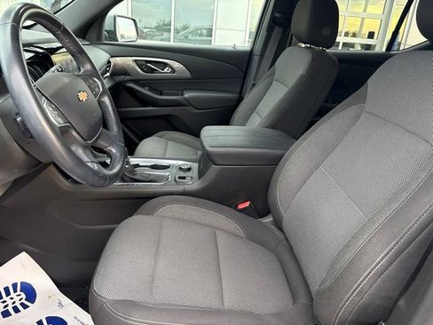 Used 2023 Chevrolet Traverse LT AWD/4WD image 11