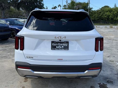New 2026 Kia Sorento S w/ S Panoramic Sunroof Package image 5