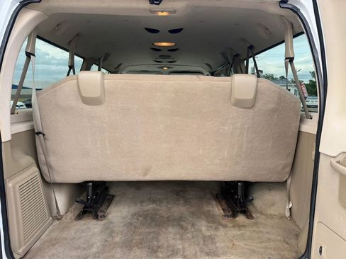 Used 2012 Ford E-350 and Econoline 350 XLT RWD image 17