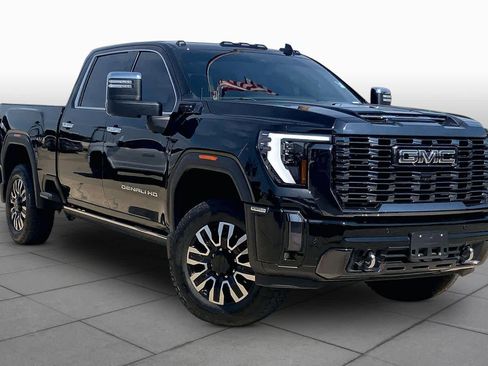 Used 2024 GMC Sierra 2500 Denali Ultimate AWD/4WD image 3