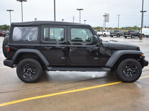 Used 2025 Jeep Wrangler Sport image 4
