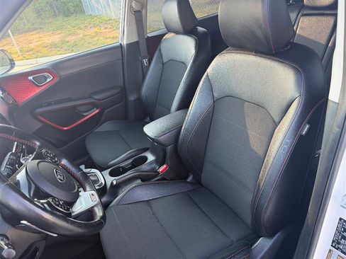 Used 2020 Kia Soul GT-Line Turbo FWD image 16