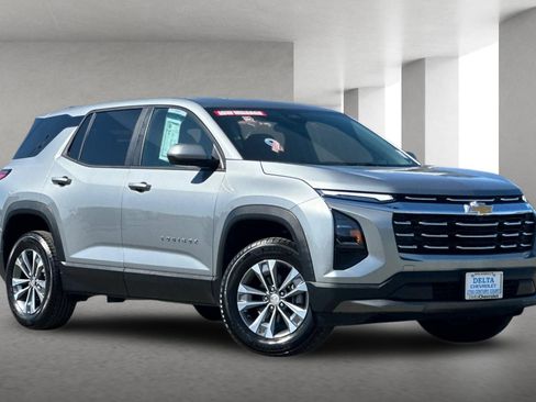Used 2026 Chevrolet Equinox LT AWD/4WD image 2
