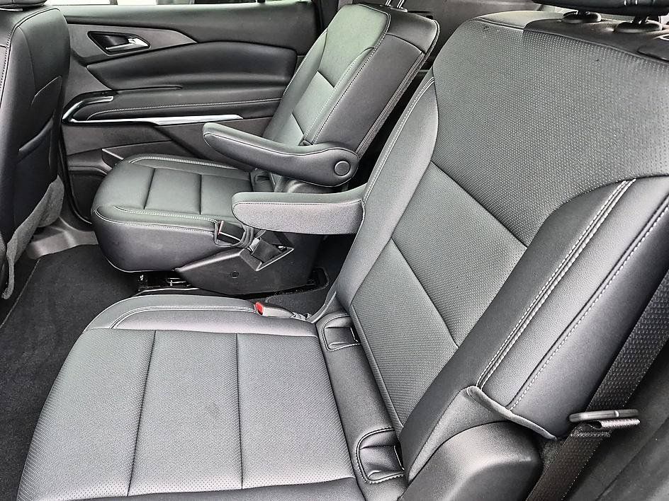 Certified 2026 Chevrolet Traverse LT FWD image 29