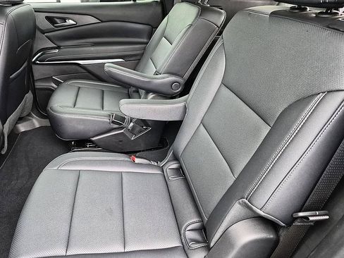 Certified 2026 Chevrolet Traverse LT FWD image 29