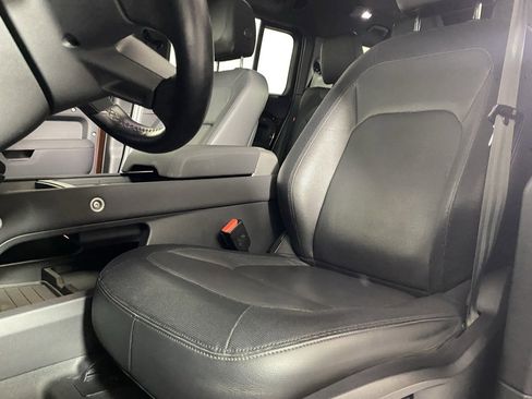 Used 2023 Land Rover Defender 130 X-Dynamic SE image 12