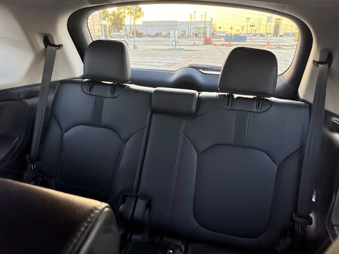 Used 2025 Honda Pilot EX-L image 13