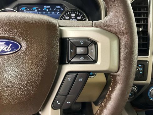 Used 2019 Ford F150 Lariat w/ Equipment Group 502A Luxury AWD/4WD image 26