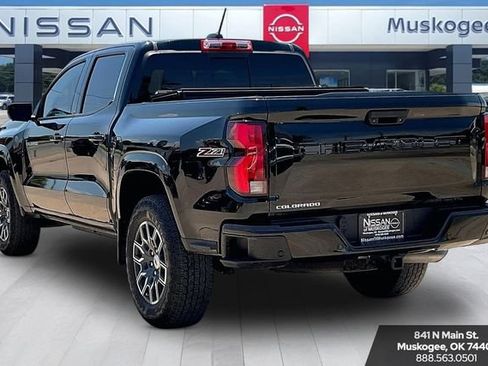 Used 2024 Chevrolet Colorado Z71 w/ Z71 Convenience Package 2 AWD/4WD image 4