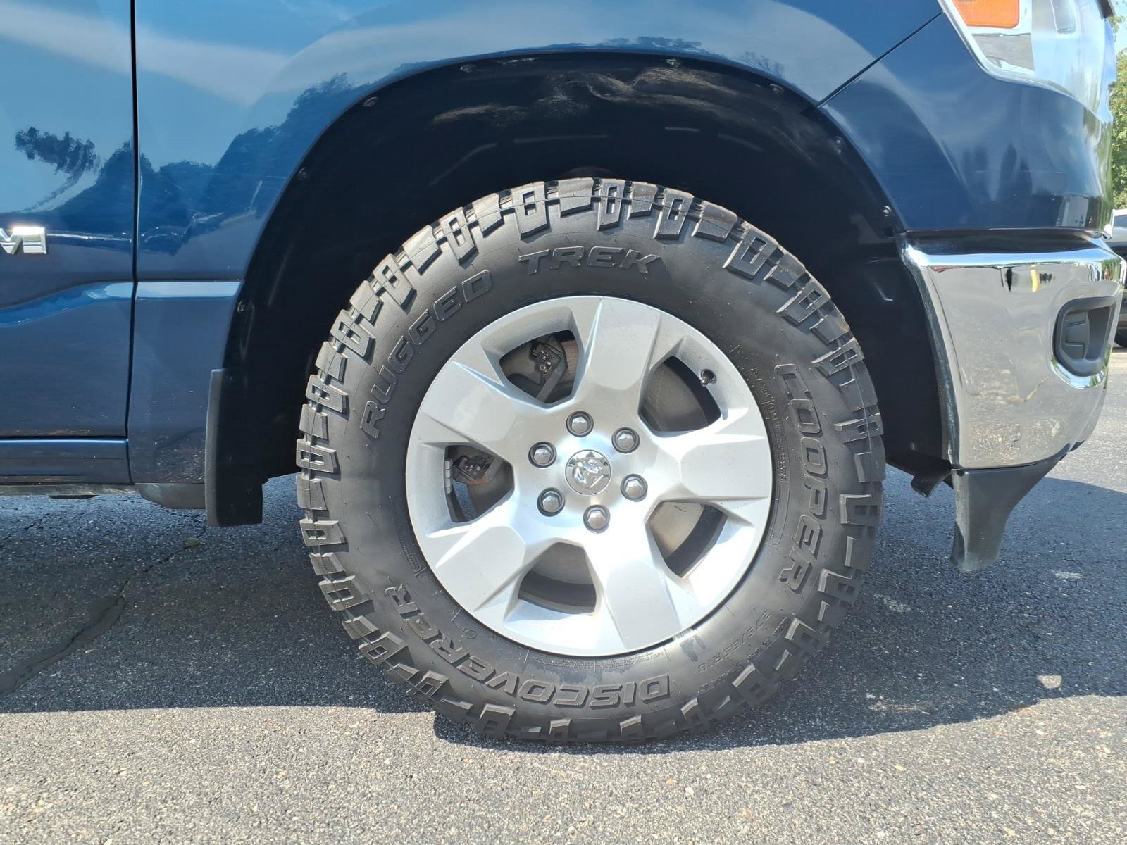 Used 2019 RAM 1500 Big Horn AWD/4WD image 9