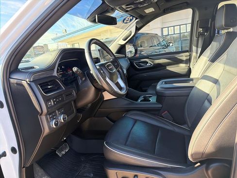 Used 2023 GMC Yukon SLT image 11