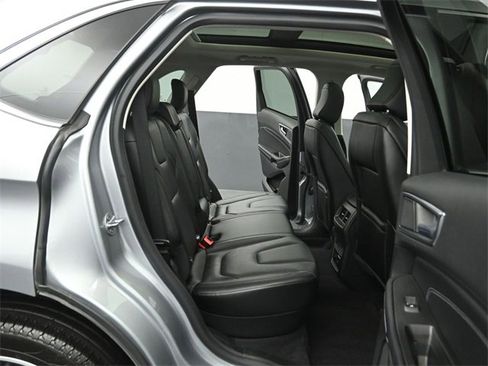 Certified 2022 Ford Edge Titanium w/ Class II Trailer Tow Package image 25