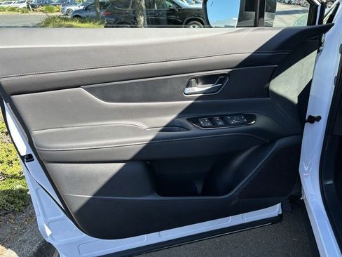 New 2025 Nissan Murano SV AWD/4WD image 9
