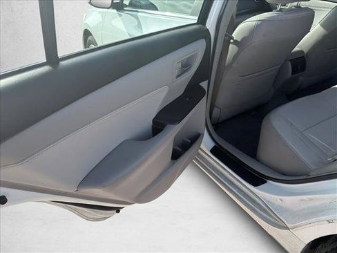 Used 2017 Toyota Camry XLE FWD image 15