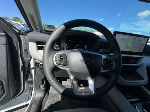 New 2025 Ford Explorer Active w/ Active Comfort Package image 16