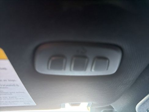 Used 2022 Ford Explorer King Ranch w/ Premium Technology Package image 29