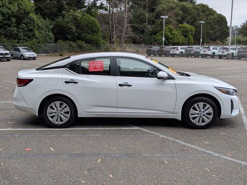 Used 2025 Nissan Sentra S FWD image 4