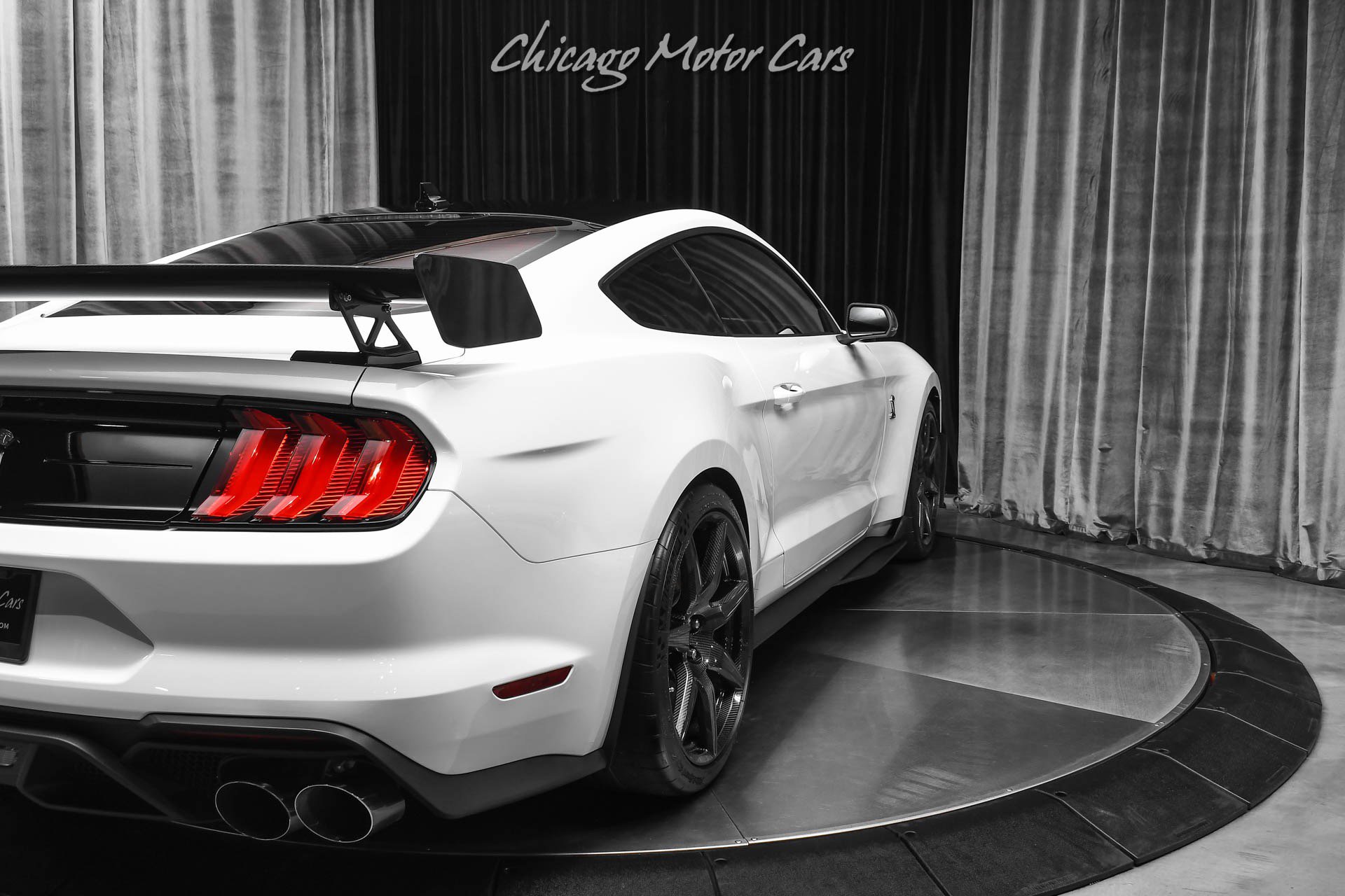 Used 2022 Ford Mustang Shelby GT500 w/ Carbon Fiber Track Pack RWD image 50