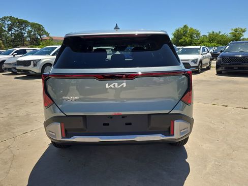 New 2027 Kia Seltos S FWD image 7
