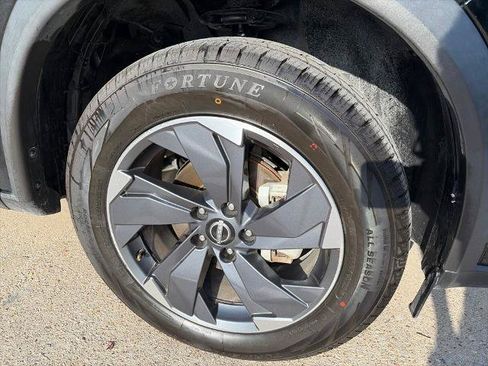 Certified 2024 Nissan Rogue SV FWD image 7