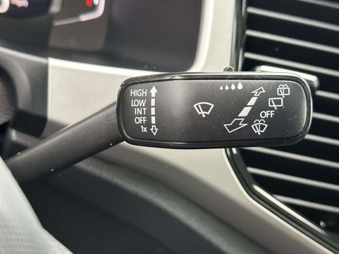 Used 2023 Volkswagen Atlas Cross Sport SEL image 17