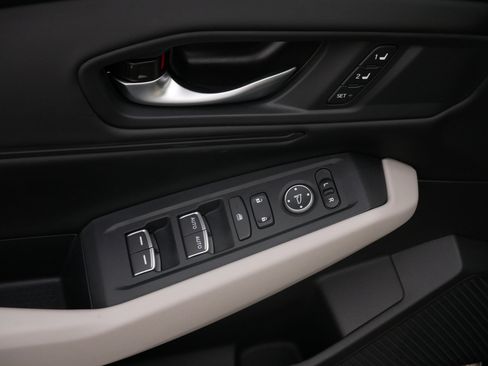 Certified 2025 Honda Accord EX-L image 19